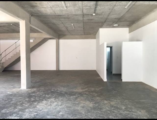 300M² WAREHOUSE TO LET IN GLEN ANIL
